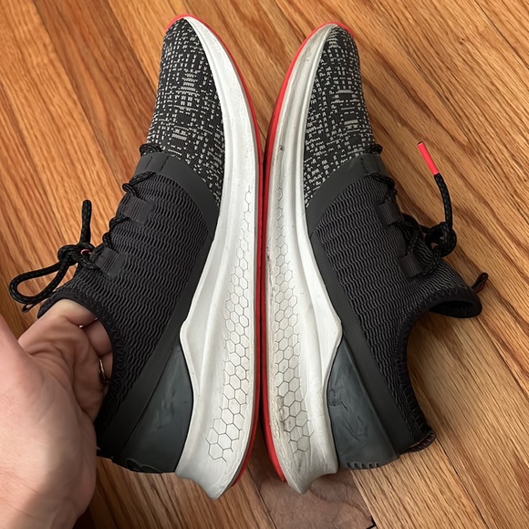 New Balance Womens Fresh Foam Lazer V1 WLAZRMT Black Running Shoes Sneakers 9.5 - Picture 15 of 16